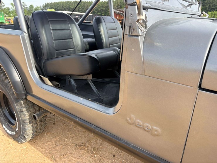 1979-jeep-cj7-2-door-w/-bikini-top-image-27
