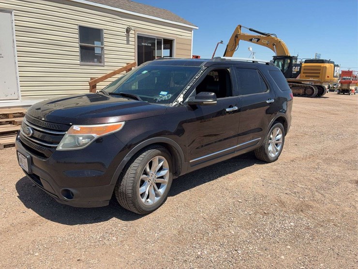 2013-ford-explorer-limited-image-1