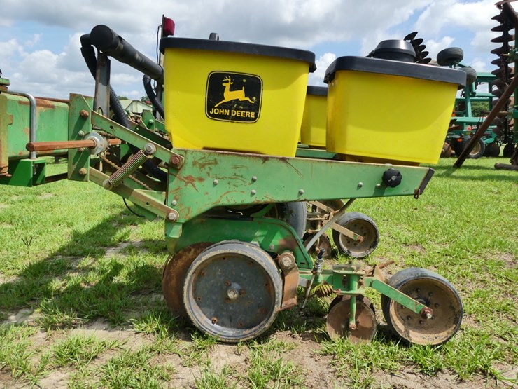 john-deere-1700-image-5