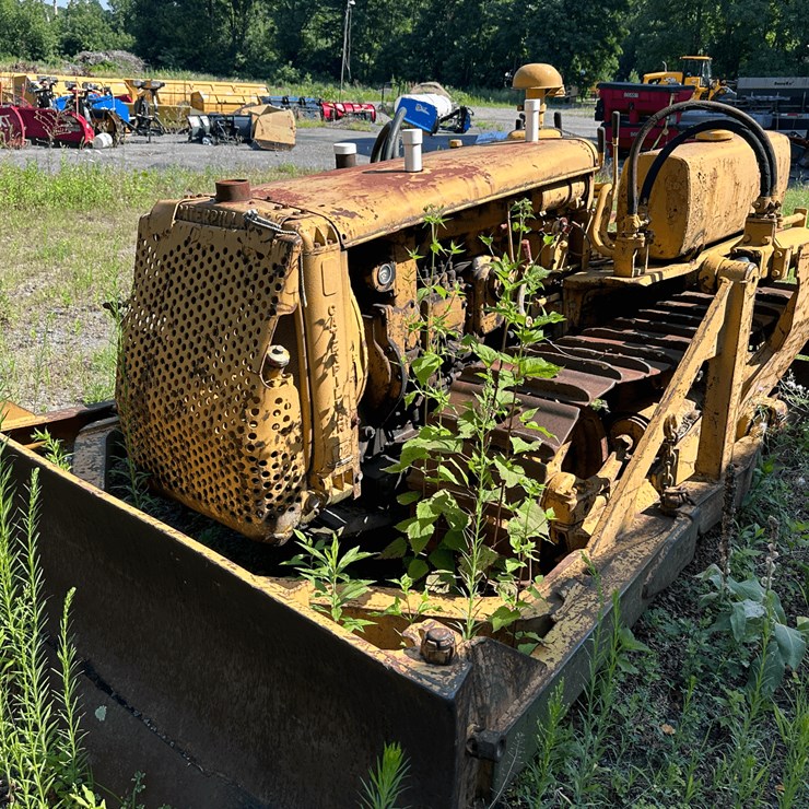 CATERPILLAR D2