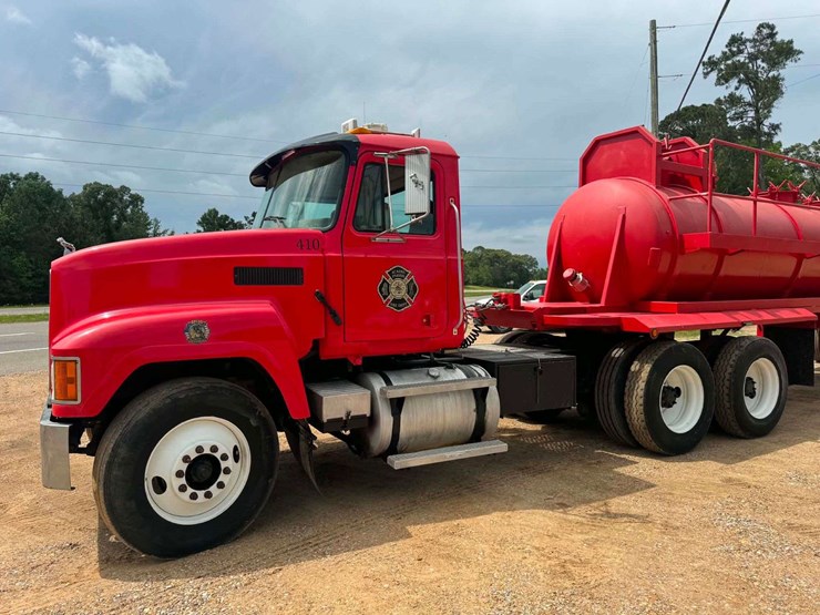 2001-mack-ch613-image-1