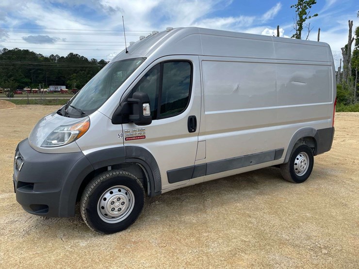 2018-ram-promaster-2500-image-1