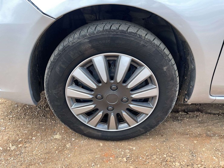2017-nissan-versa-sv-4-door-sedan-(191,051-miles)-image-19