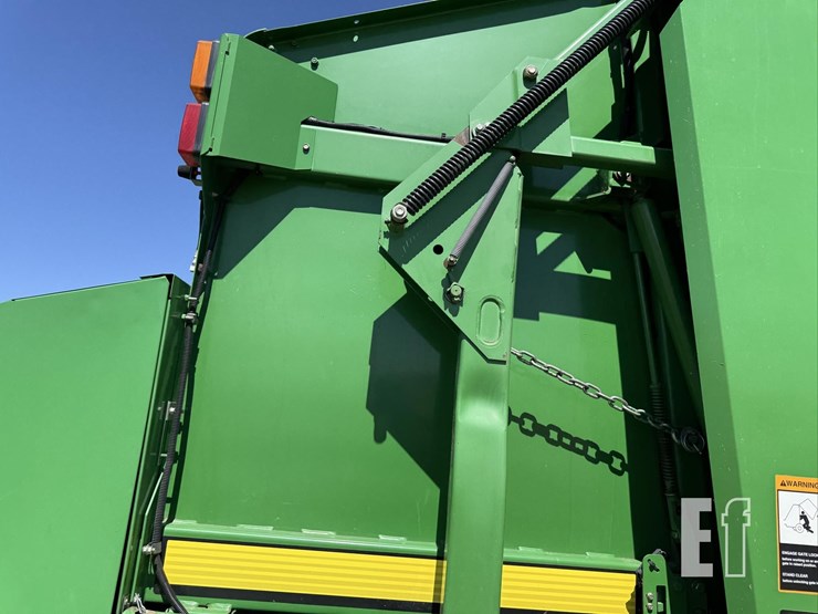 john-deere-568-image-22