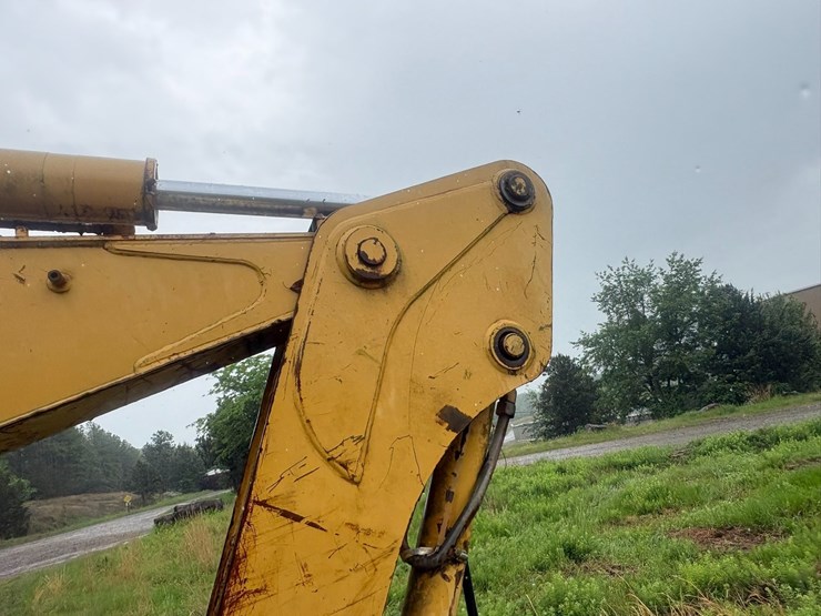 caterpillar-416b-image-32