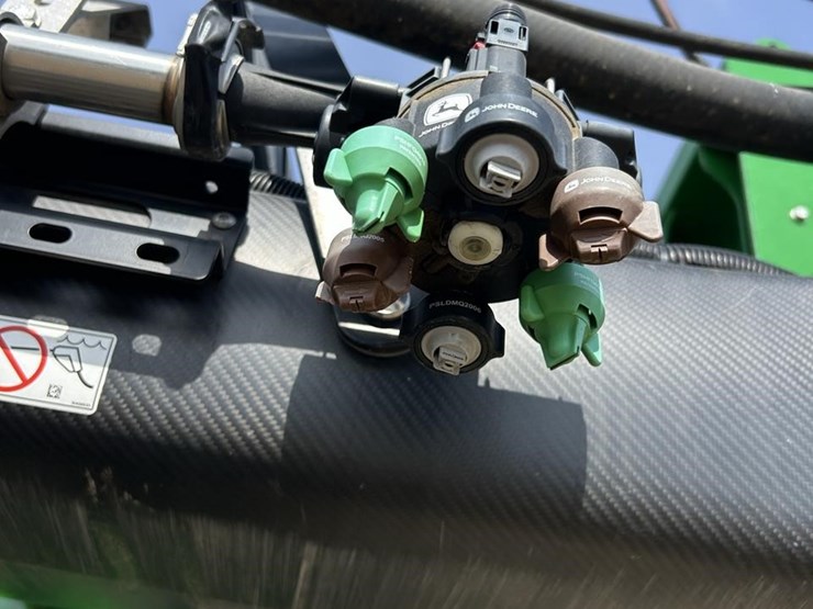 2020-john-deere-r4045-image-26