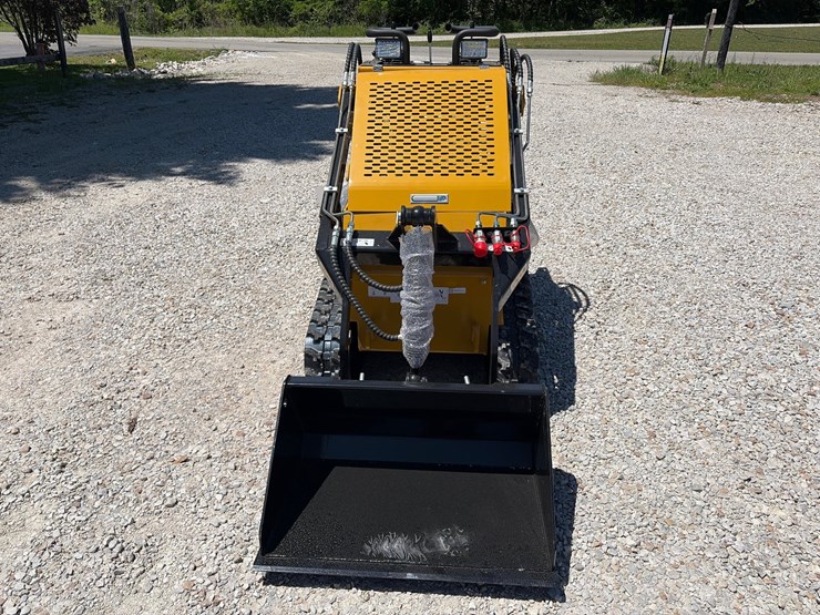 #228-•-unused-2026-agt-mx-crt23-mini-skid-steer-loader-image-2