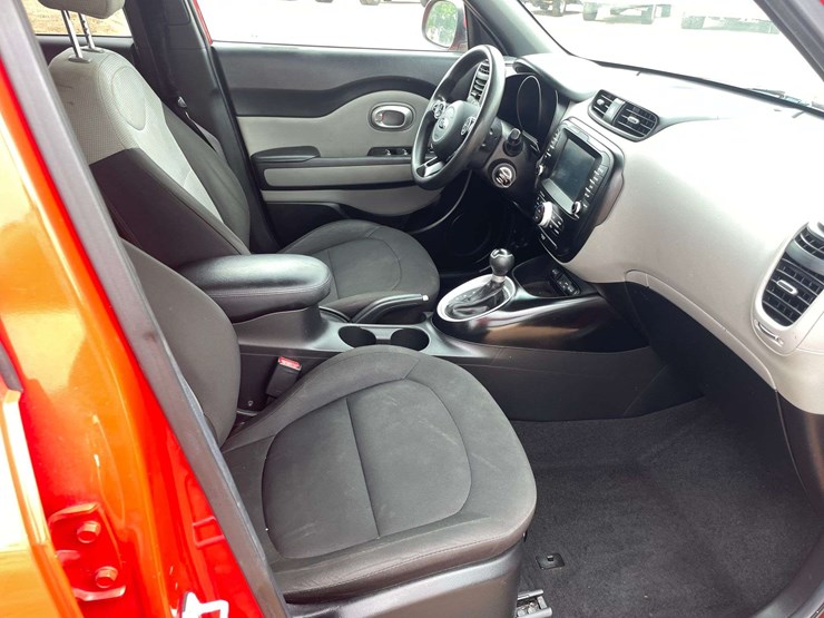 2019-kia-soul-4-door-mpv-(87,300-miles)-image-18