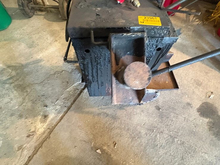 #23961-•-asphalt-melter-applicator-image-6