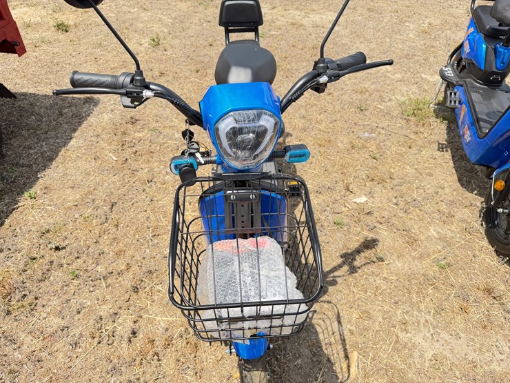 #592-•-electric-scooter-image-2