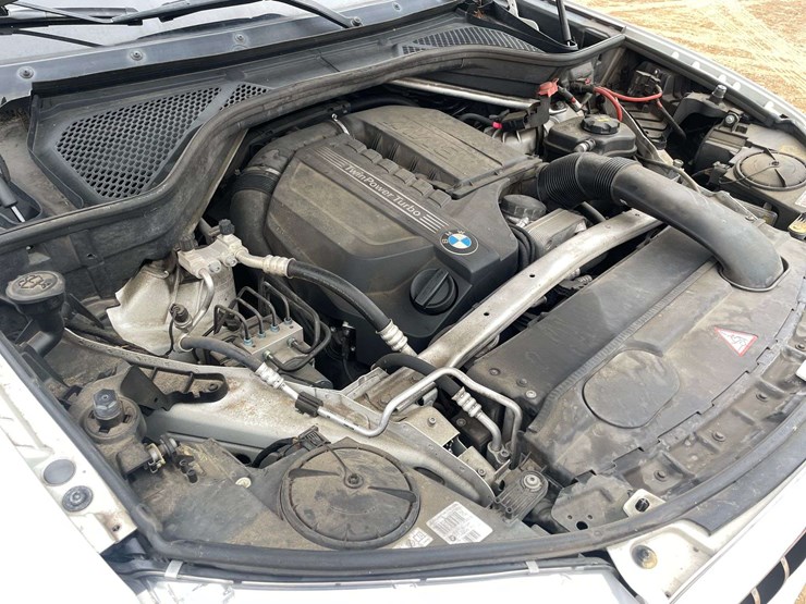 2015-bmw-x5-image-8