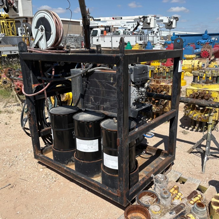 Bearing service & supply 5’ x 3.5’ pneumatic grease injection skid w/ lubricator