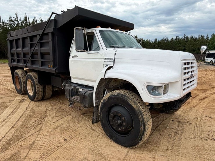 1990-ford-f900-image-6
