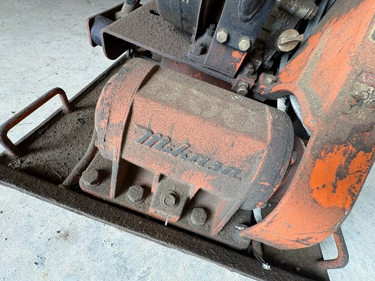 #42111-•-mikasa-mvc-90h-vibratory-compactor-image-4
