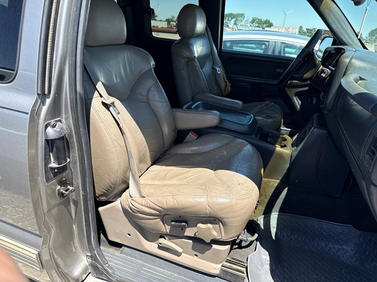 1999-chevrolet-2500-image-31