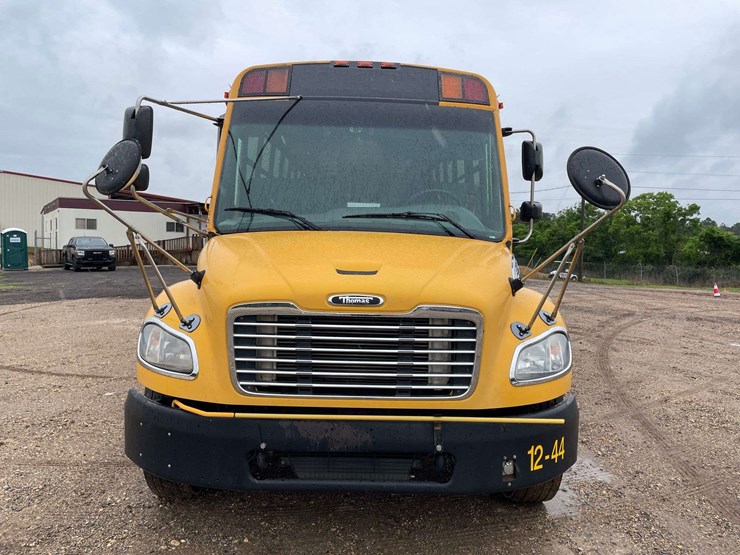 2012-freightliner-b2-image-5