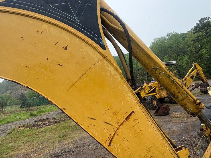 caterpillar-416b-image-20