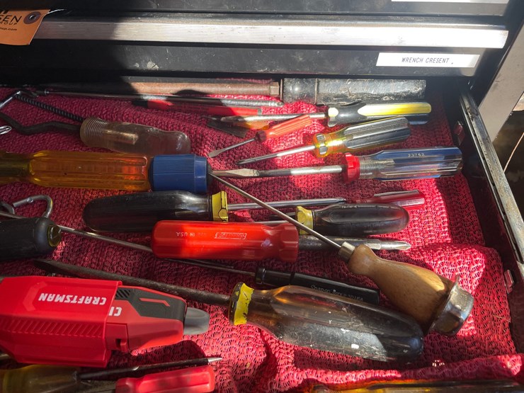 #1824-•-assorted-screwdrivers-image-4