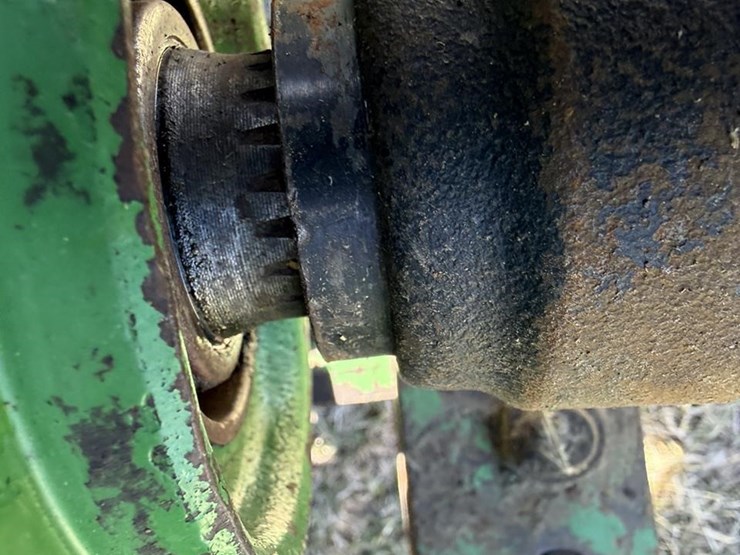 john-deere-568-image-14
