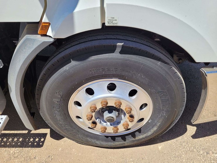 2019-freightliner-cascadia-116-image-5
