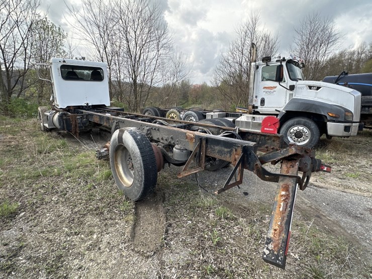 2005-peterbilt-357-image-4