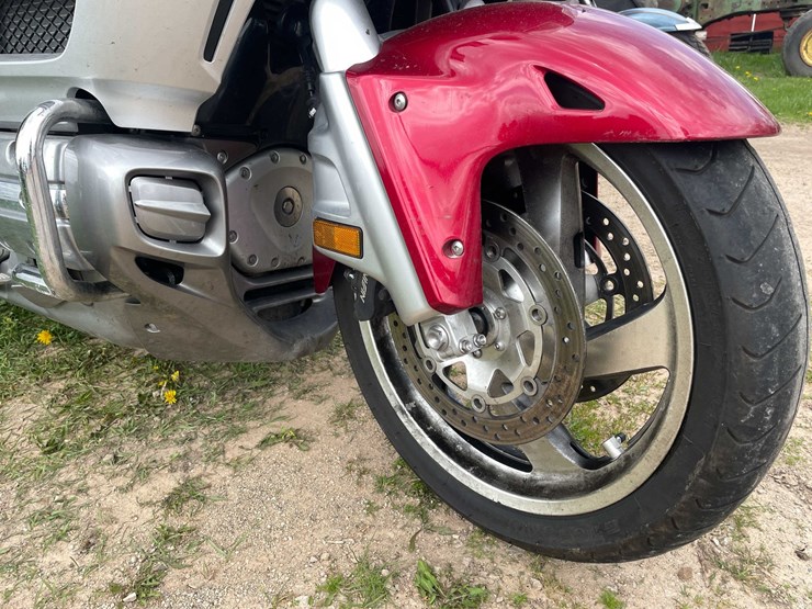 #5572-•-2012-honda-gold-wing-motorcycle-image-18
