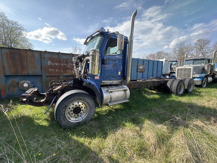 2011-international-paystar-5900i-image-1