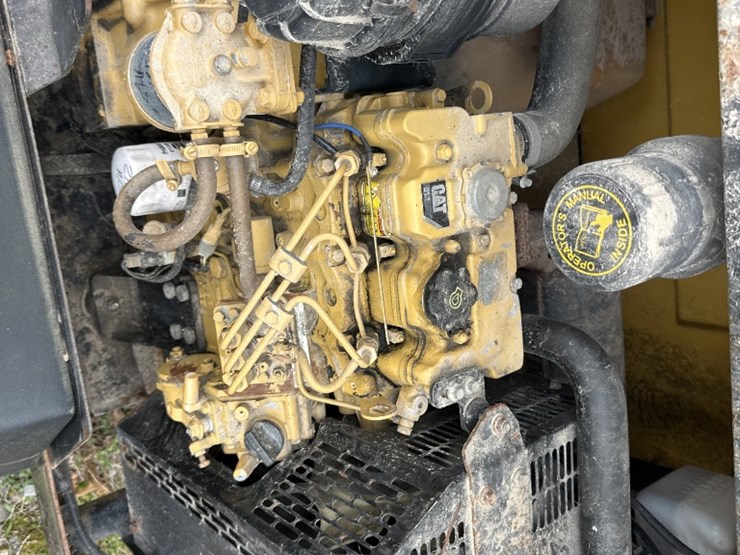 2015-caterpillar-c11-image-3