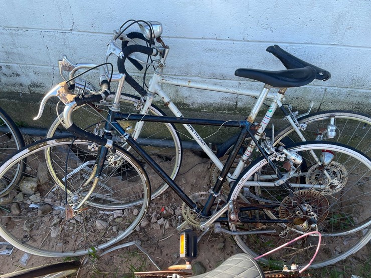 #5633-•-bike-lot-image-5