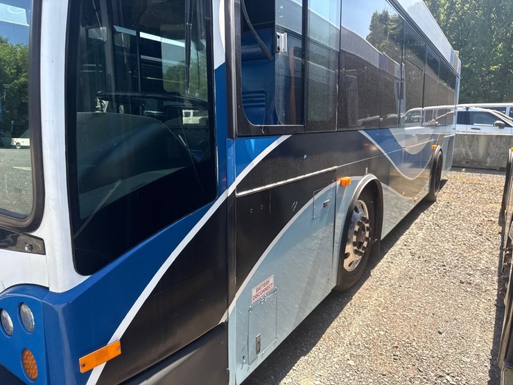 2012-gillig-low-floor-image-4