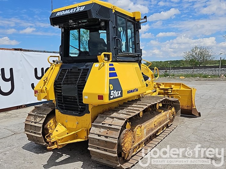 2023-komatsu-d51ex-24-image-11