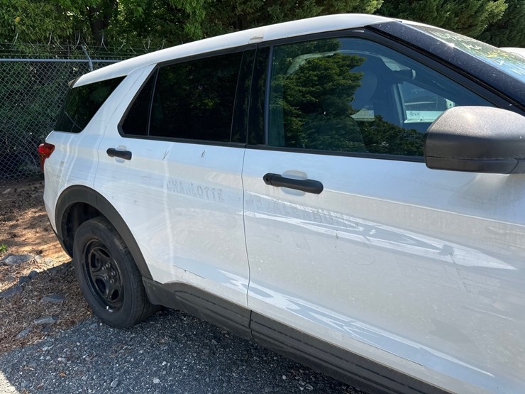 2021-ford-explorer-image-9