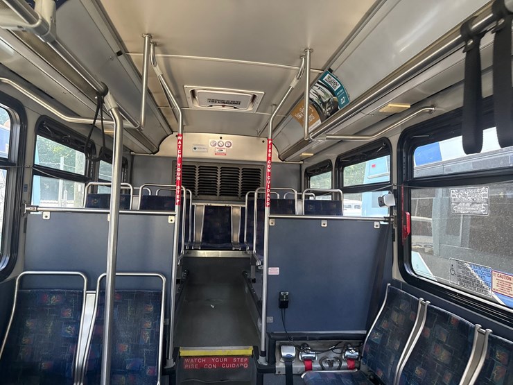 2007-gillig-low-floor-image-30