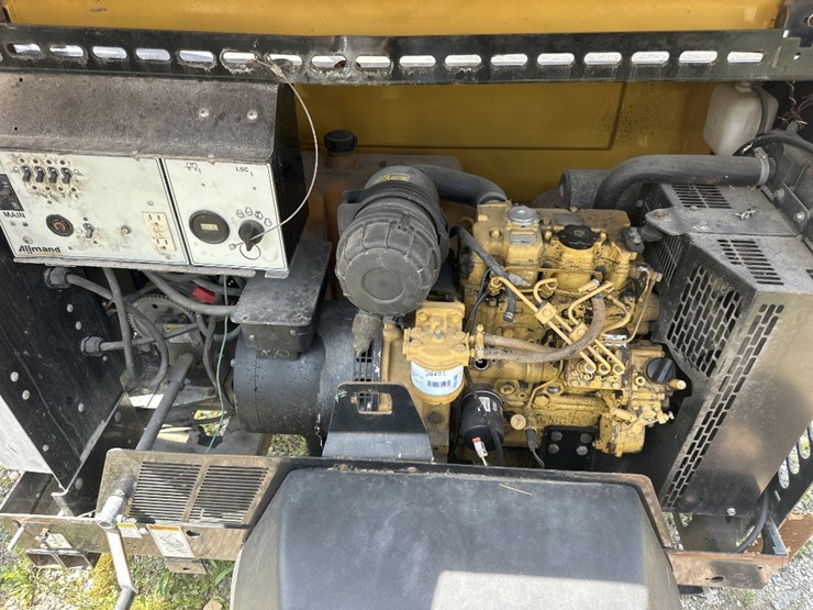 2015-caterpillar-c11-image-3