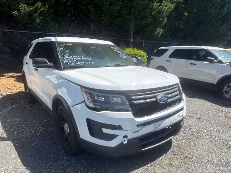 2017-ford-explorer-image-1