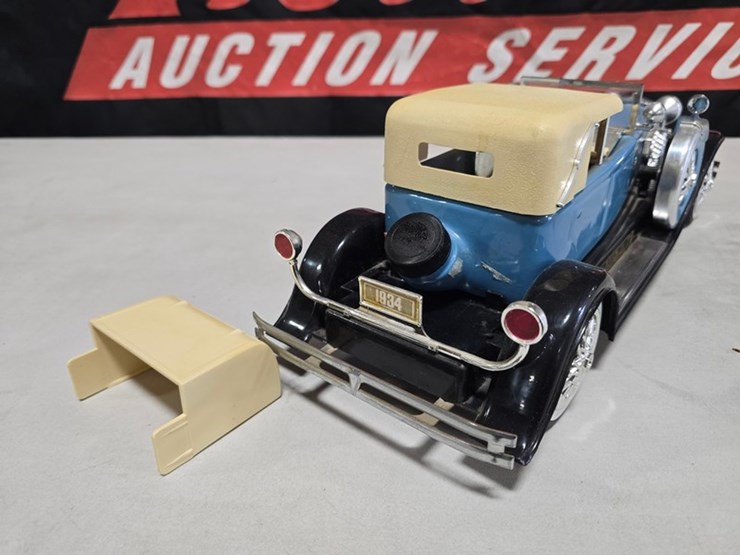 #82-•-mccormick-duesenberg-model-j-decanter-image-11