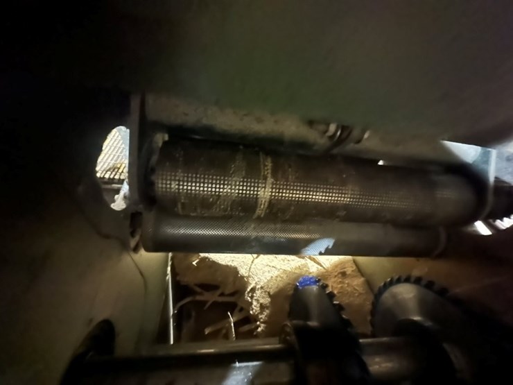 crosby-4-x-40inch-optimizing-edger-with-lewis-scanner-and-controls,-infeed-queing-decks,-14ft-outfee-image-15