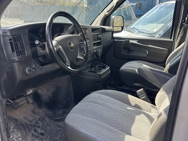 2012-chevrolet-express-image-5