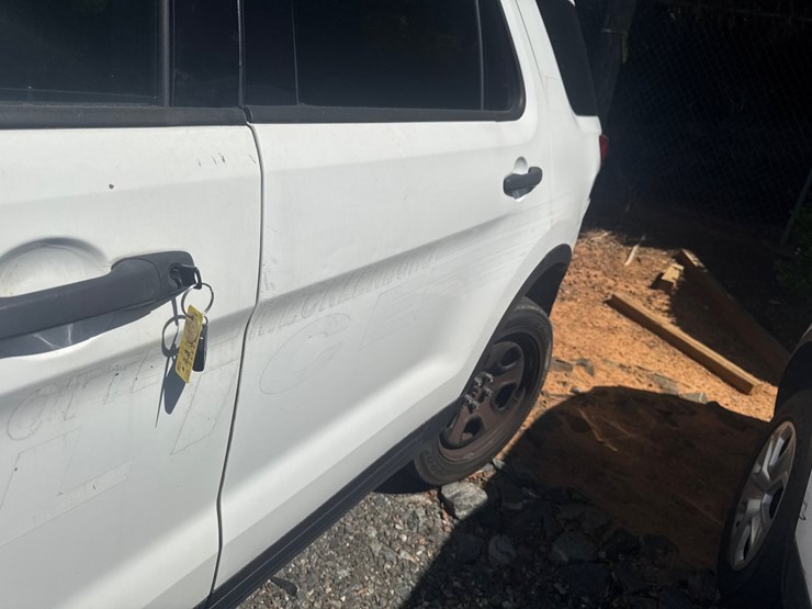 2019-ford-explorer-image-10