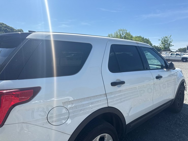 2019-ford-explorer-image-13