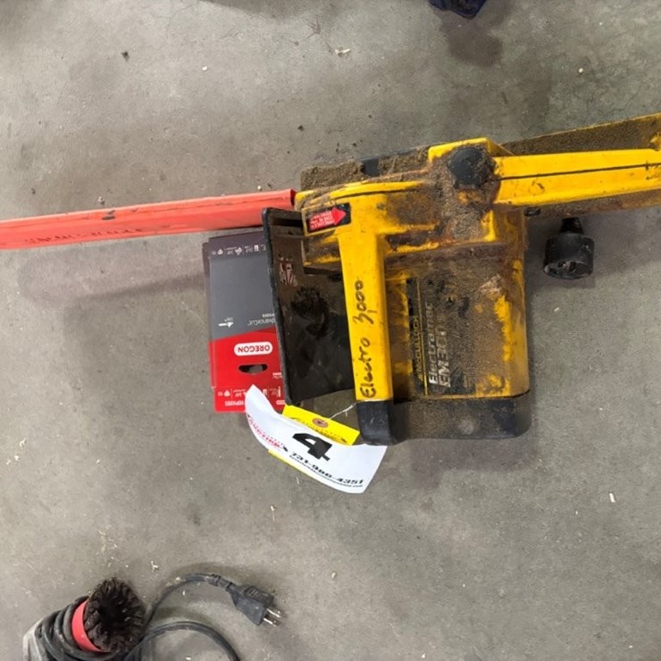 McCulloch Electric Chain Saw