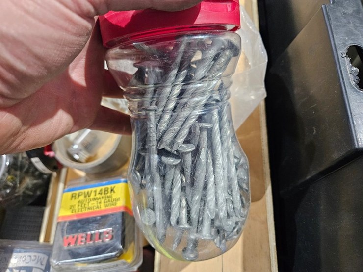 #69-•-lot-of-assorted-construction-items-image-5
