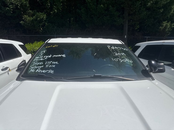 2019-ford-explorer-image-34