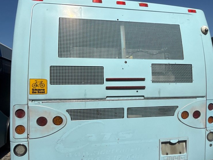 2012-gillig-low-floor-image-9