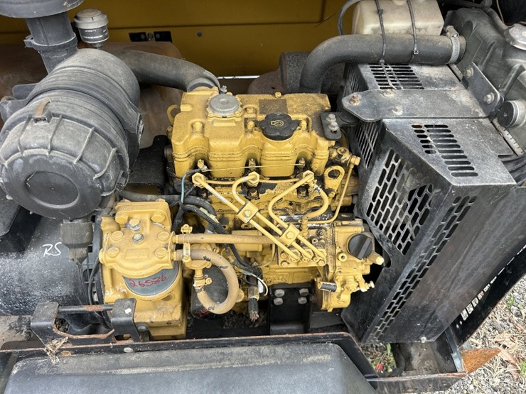 2015-caterpillar-c11-image-2