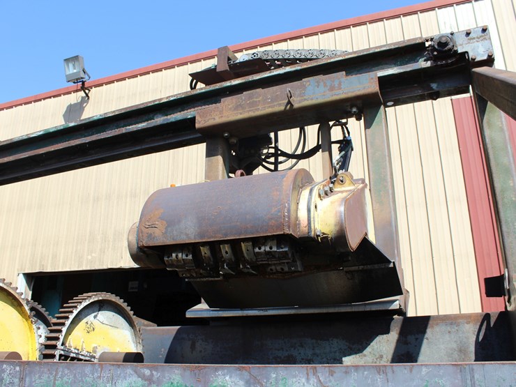 c&l-42"-rosser-head-debarker-w/-50hp-motor-w/6'x8'-stand-a-lone-control-cab-w/-catwalk-&-steps-w/-controls-w/-heavy-duty-motors-on-bull-wheels-image-11