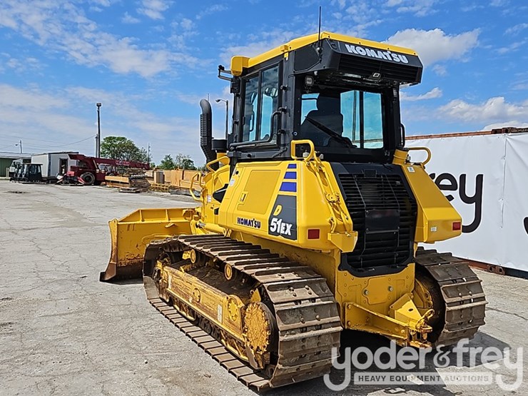 2023-komatsu-d51ex-24-image-3