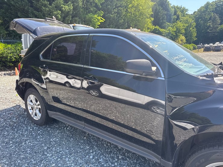 2017-chevrolet-equinox-image-24