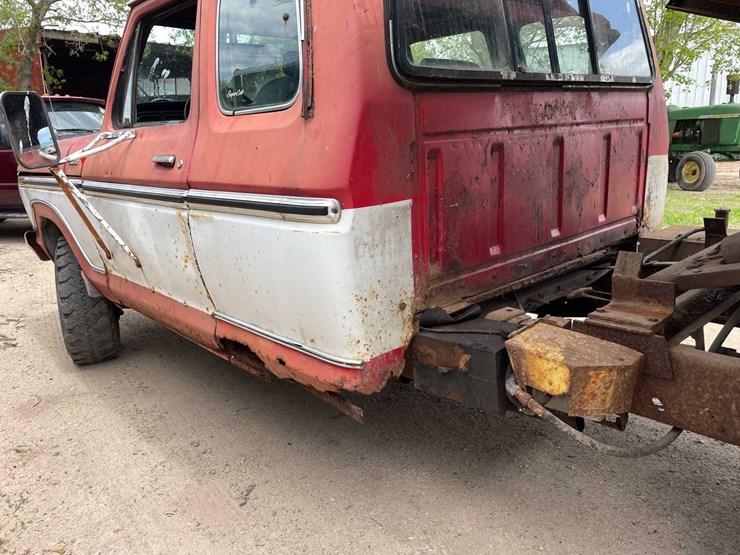 #5571-•-1979-ford-dually-with-modified-cab-image-22