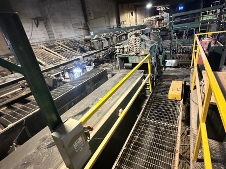 crosby-4-x-40inch-optimizing-edger-with-lewis-scanner-and-controls,-infeed-queing-decks,-14ft-outfee-image-11